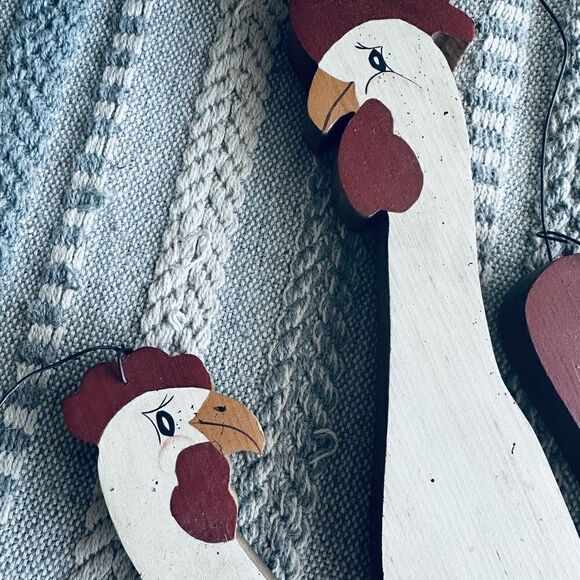 Vintage Primitive Rustic Farmhouse Hanging Wooden Oversized Chickens - Picture 5 of 9